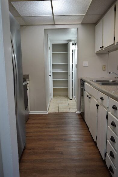 Building Photo - 410 Westwood Dr