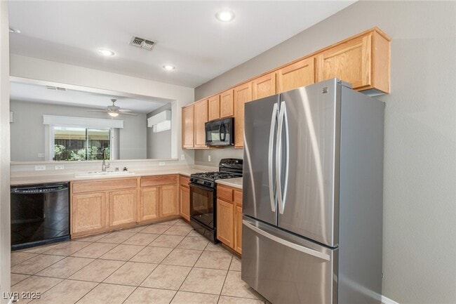 Building Photo - 2871 Goldcreek St