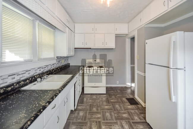 Building Photo - 430 N Euclid Ave