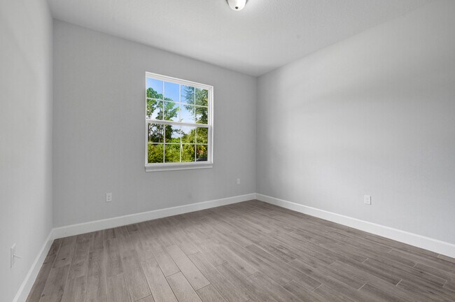 Building Photo - 2651 Quentin Ave SE
