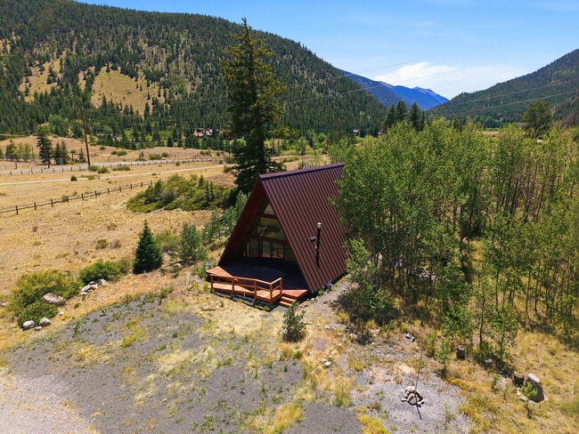 Building Photo - 77 Snowplow Ave