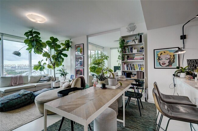 Building Photo - 1040 Biscayne Blvd