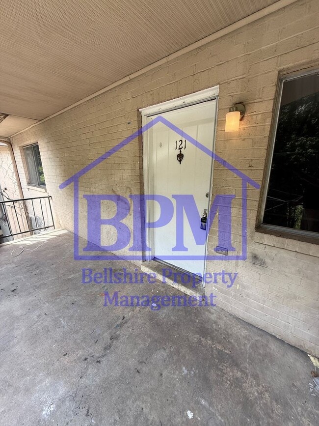 Building Photo - Budget-Friendly 2 Bed, 1 Bath Apartment – ...
