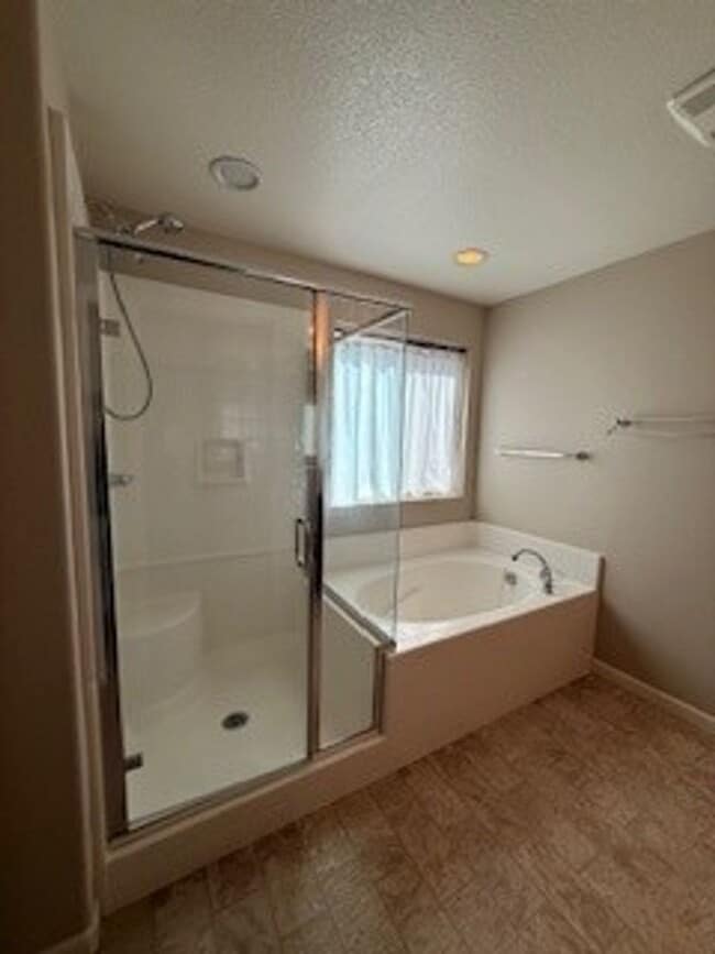 Building Photo - 2261 Hancock Dr