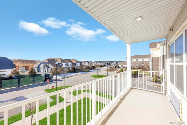 Building Photo - 3 Meadows Ln