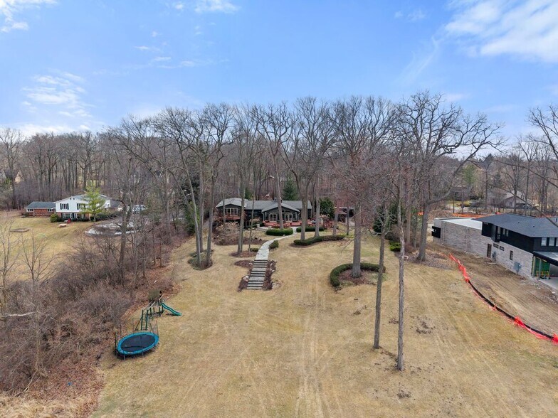 Building Photo - 3525 Brookside Dr