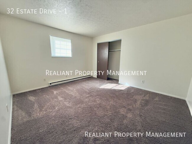 Building Photo - 32 Estate Dr