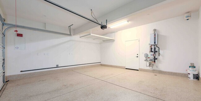 Building Photo - Modern, Move-In Ready Home with Attached 2-Car Garage