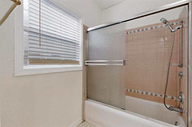 Building Photo - 4140 Normandy Ave
