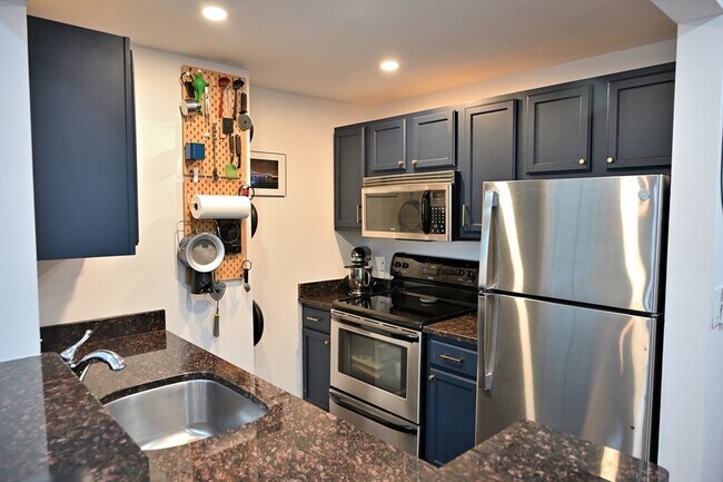 Building Photo - 169 Monsignor O'Brien Hwy