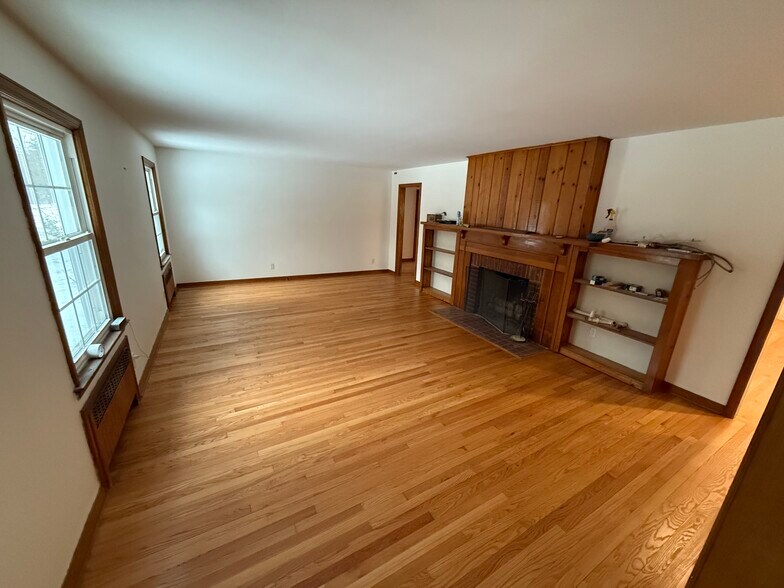 Building Photo - 59 Applewood Rd