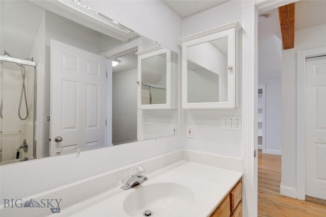 Building Photo - 3 bedroom 2 bath townhome in Bozeman!