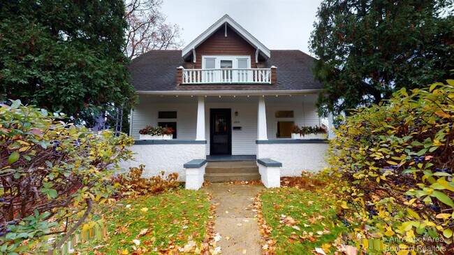 Building Photo - 1705 Jackson Ave