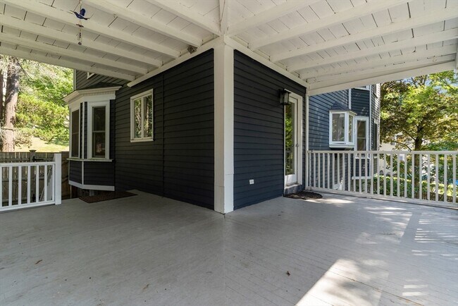 Building Photo - 161 Highland Ave