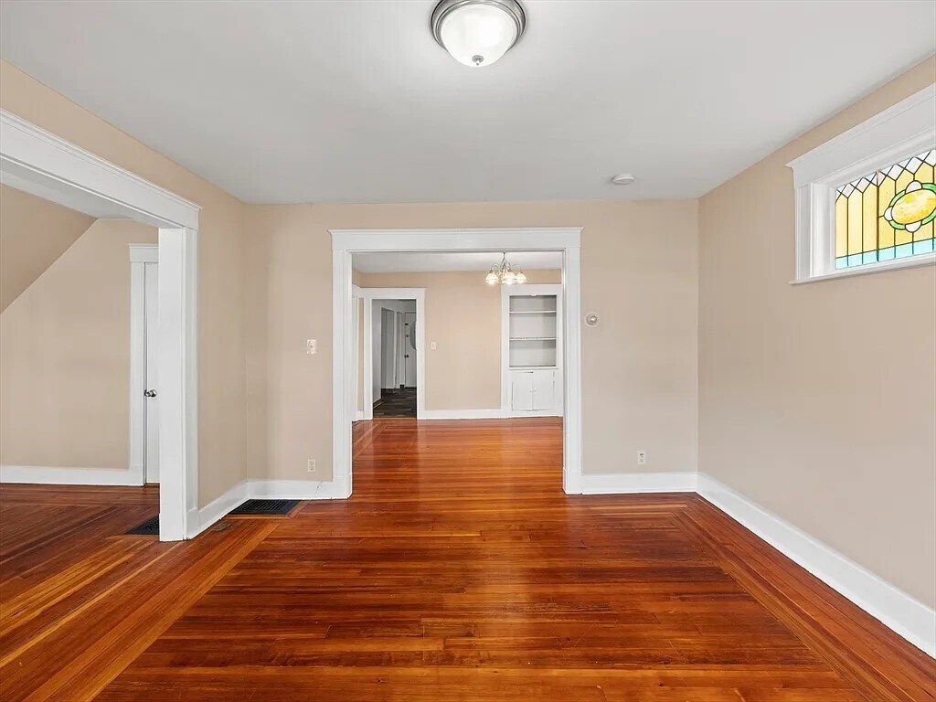 Building Photo - 115 Sagamore Ave