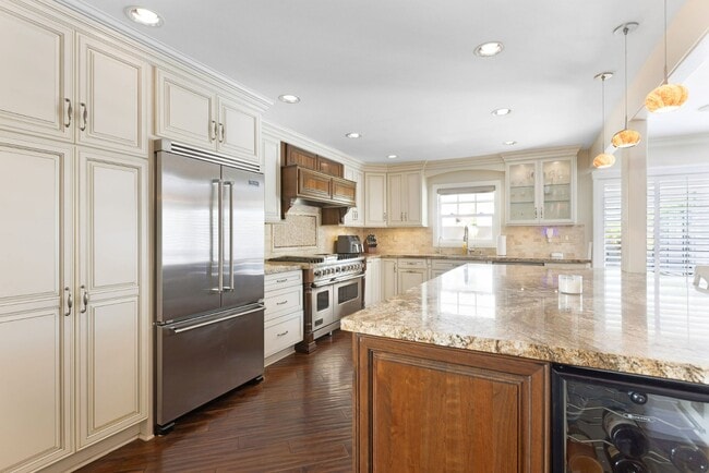 Building Photo - Modern Luxury in Cypress – 4BR Home with H...