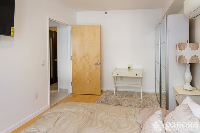 Building Photo - 227 Grand Street