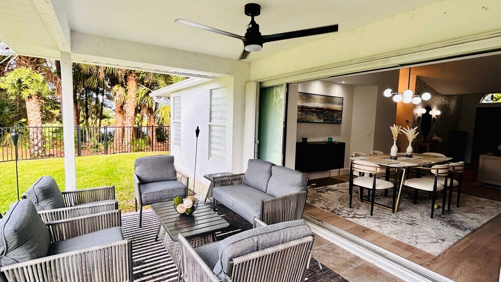 Building Photo - 6205 SE Circle St