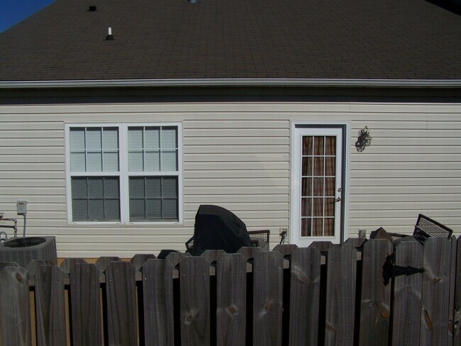 Primary Photo - Charming 2-Bed, 2-Bath Ranch-Style Townhou...