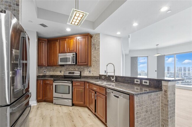 Building Photo - 449 S 12th St