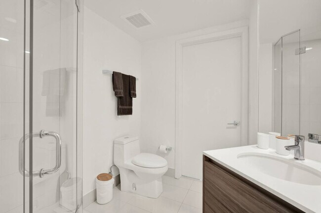 Building Photo - 121 NE 34th St