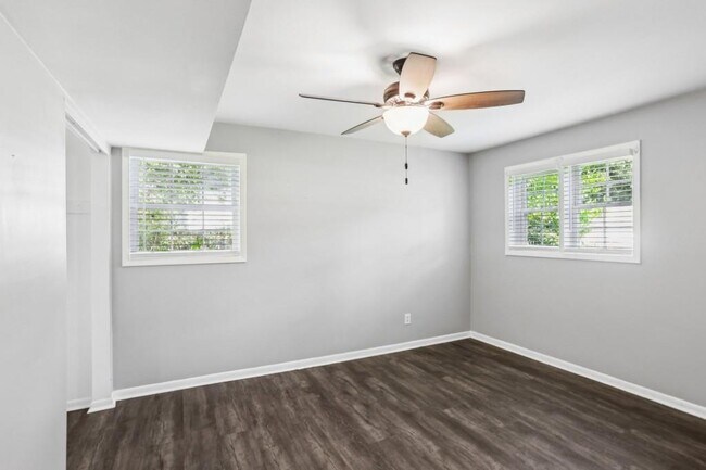 Building Photo - 2647 Hatfield Cir SE