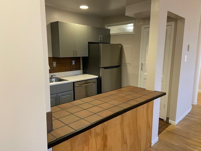 Kitchen - 2038 18th St NW