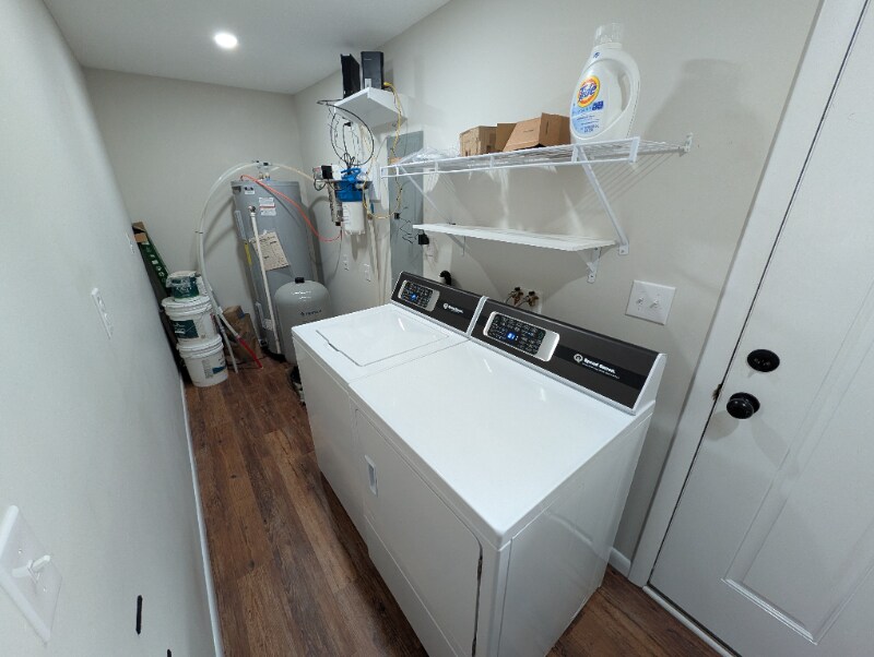 Building Photo - 8 Cedar Ln