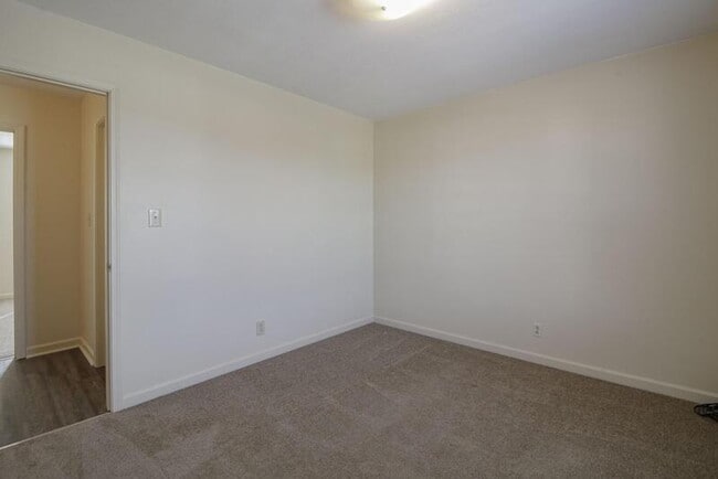 Building Photo - 284 Northridge Dr