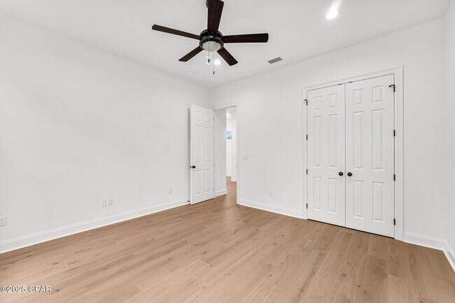 Building Photo - 3500 Fox Run Blvd