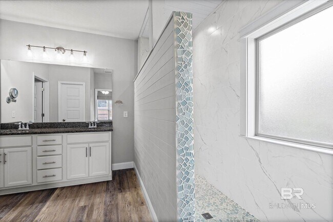 Building Photo - 21549 Yosemite Blvd