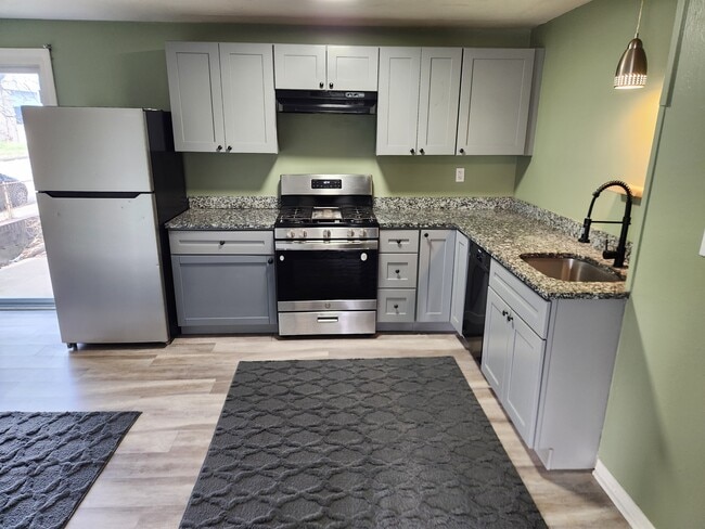 Building Photo - 1148 N Franklin St