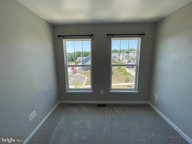 Building Photo - 419 Foxglove Way