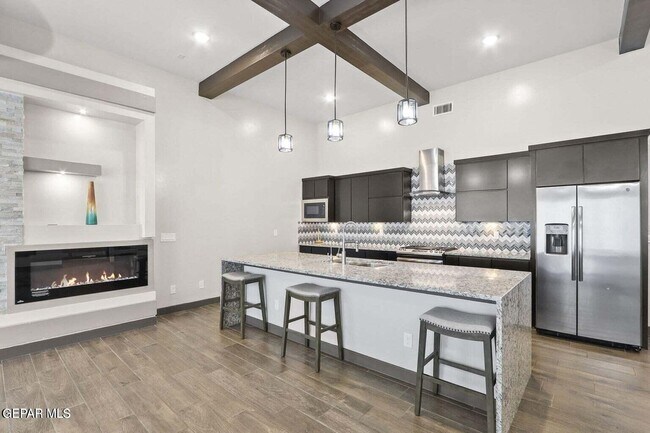 Building Photo - 12312 Desert Palms Ave