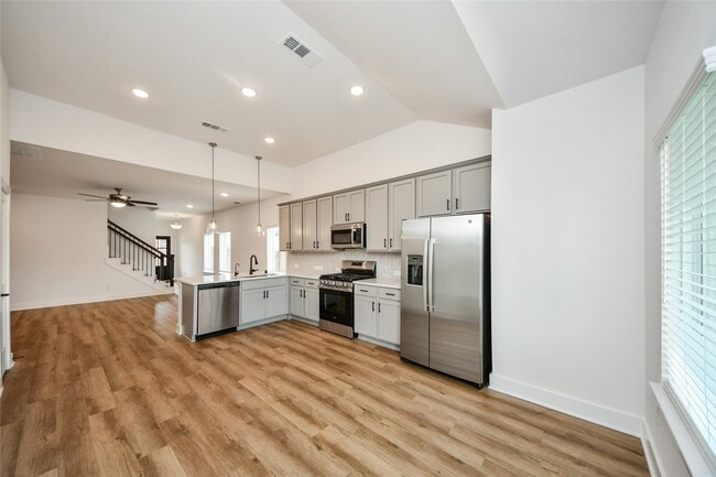 Building Photo - 8046 Kay Hbr Dr