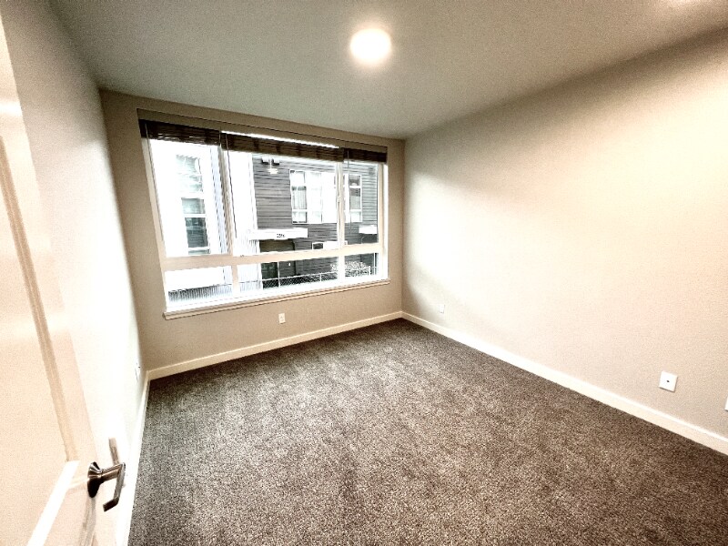 Building Photo - 2330 Yakima Ct