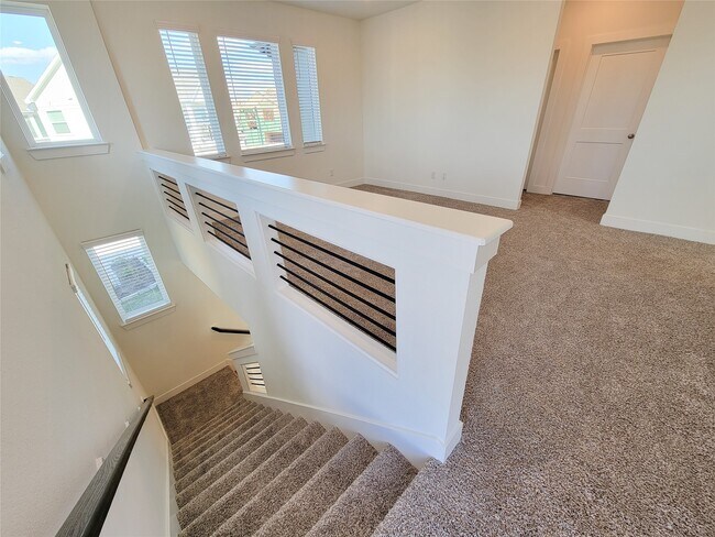 Building Photo - 10058 Rosette Dr