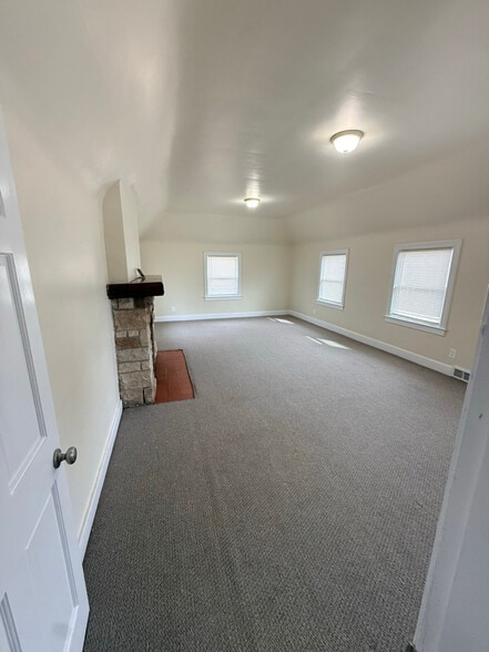 Building Photo - 217 Norbourne Blvd