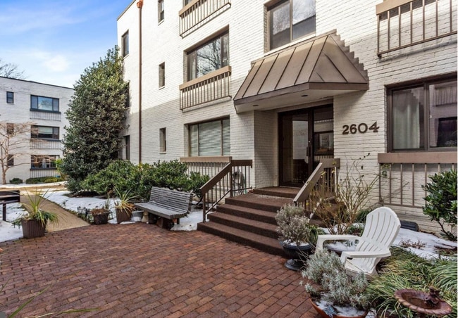 Building Photo - 2604 Tunlaw Rd NW