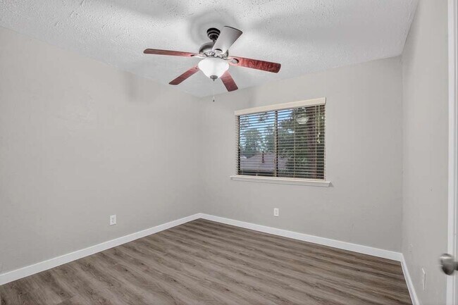 Building Photo - 17226 Chapel Pine St