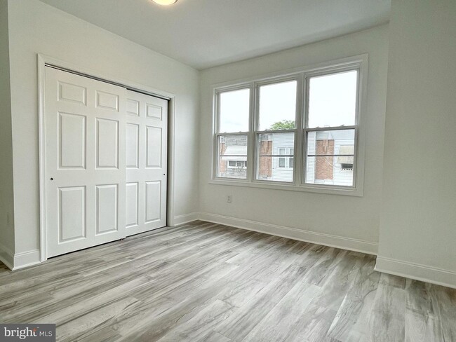 Building Photo - 1530 S 28th St