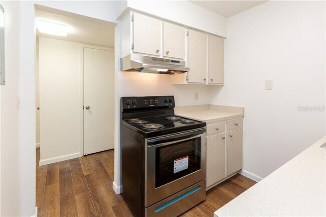 Building Photo - Fantastic 1 /1 x Rent @ Winter Park's Four...