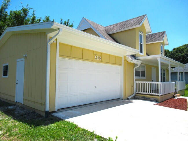 Building Photo - 5310 Palm Dr
