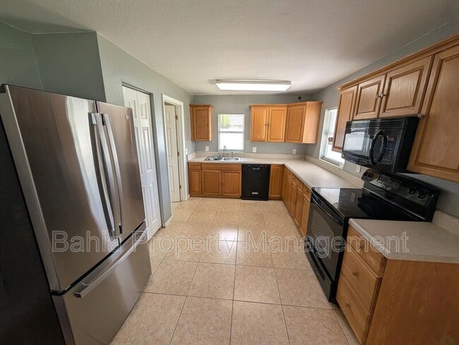 Building Photo - 1002 Kirkland Dr