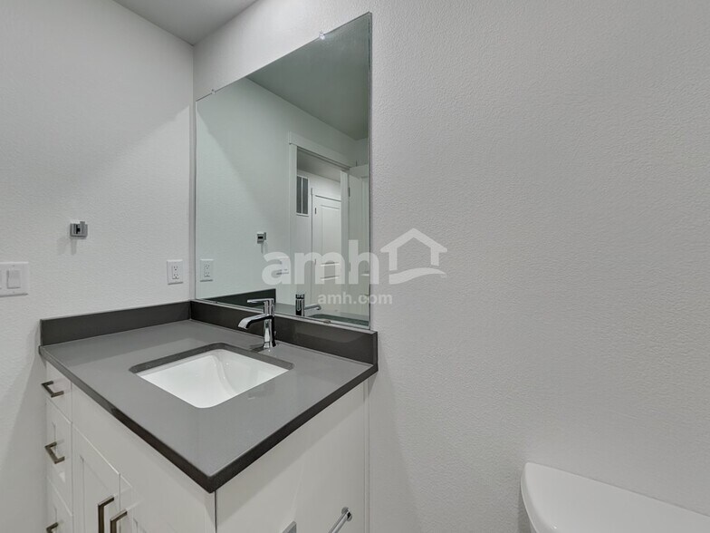 Building Photo - 23552 E 3rd Pl