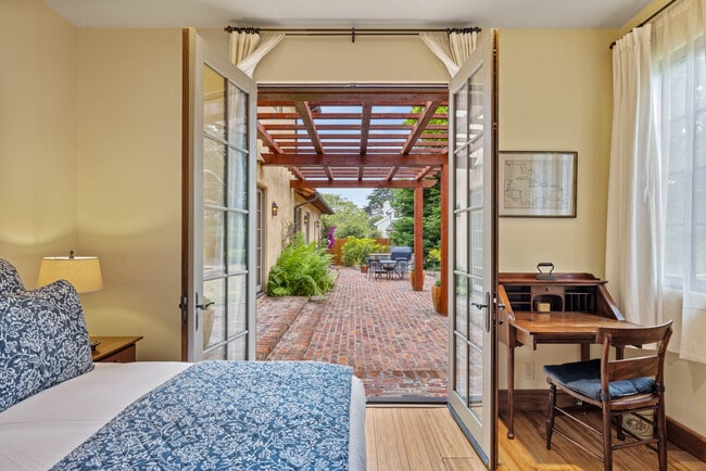 Building Photo - 3317 Taylor Rd