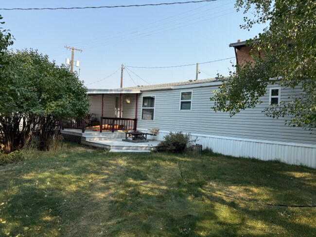 Primary Photo - 13 1/2 S Davidson Ave