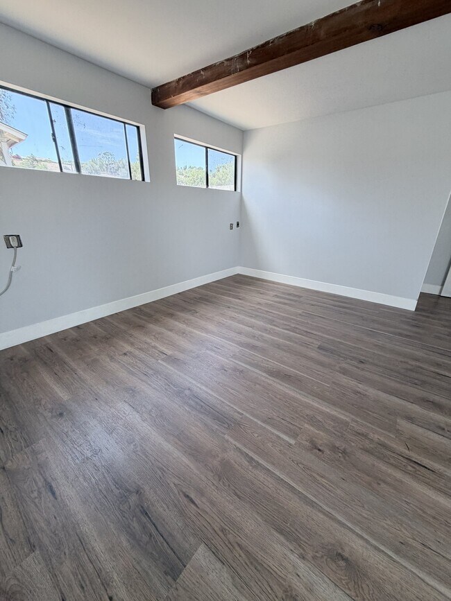 Building Photo - 4554 Estate Dr