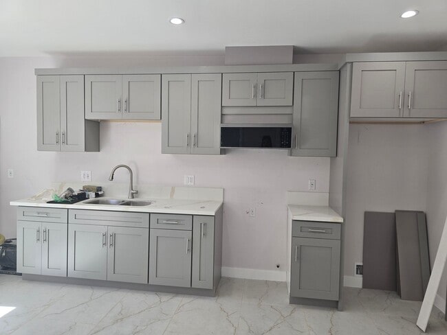 Building Photo - 133TH - HAWTHORN