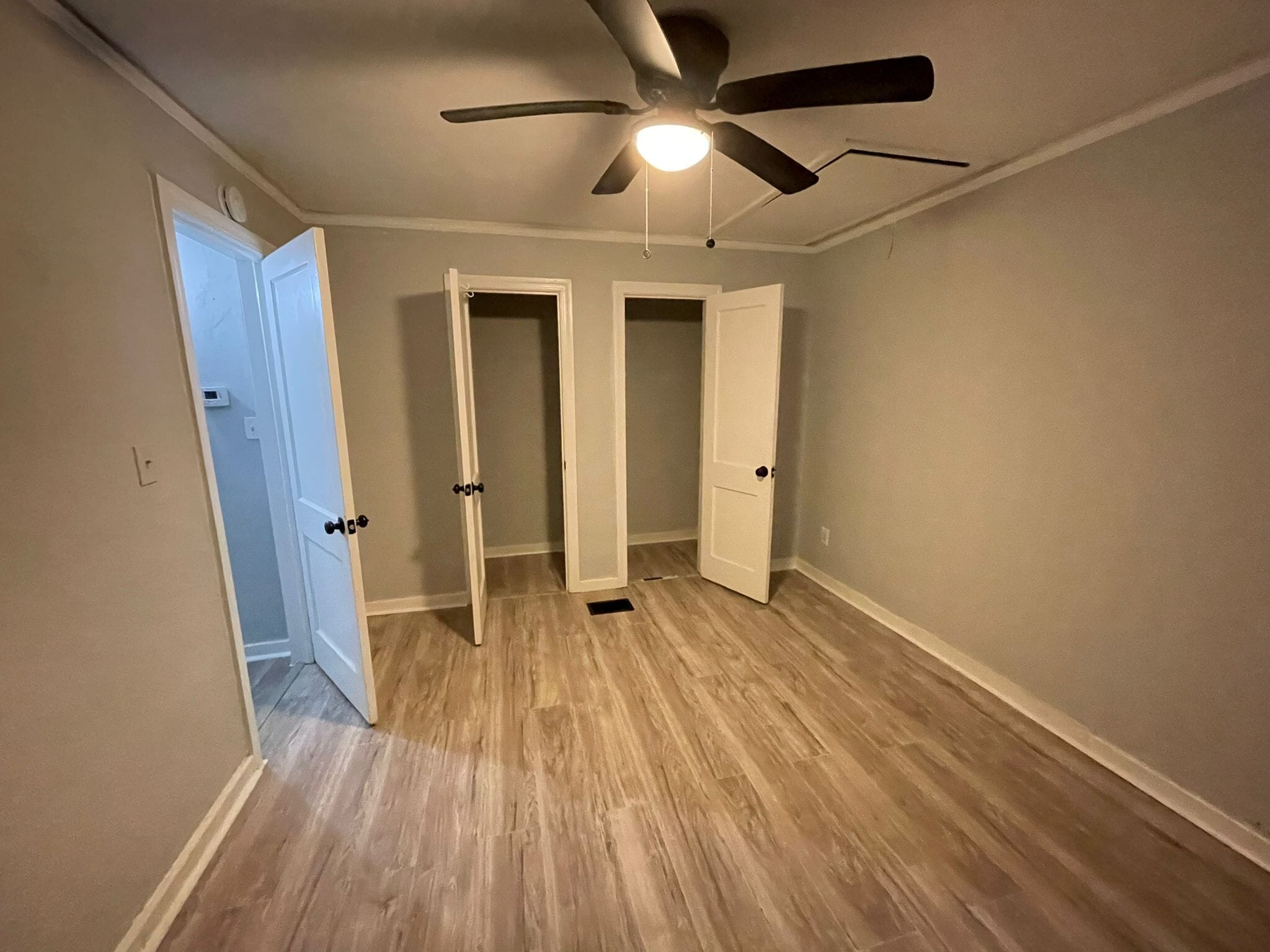 Building Photo - 218 S Park Dr